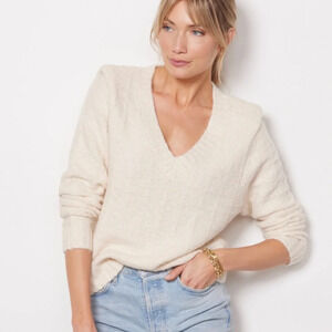 EVEREVE Ashlynn Strong Shoulder Sweater Small Winter White Metallic Shimmer